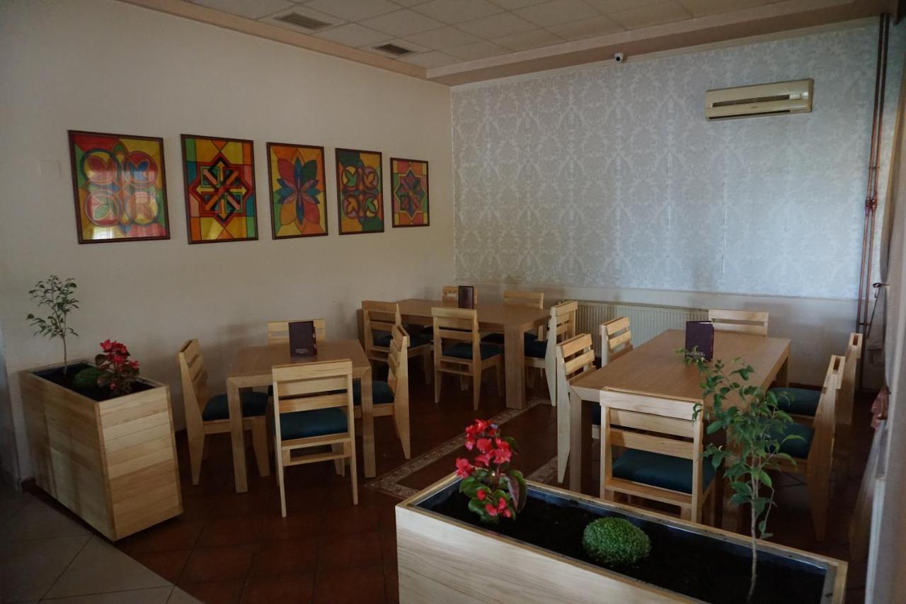 סמדרבו Guesthouse & Restaurant Tekovina מראה חיצוני תמונה