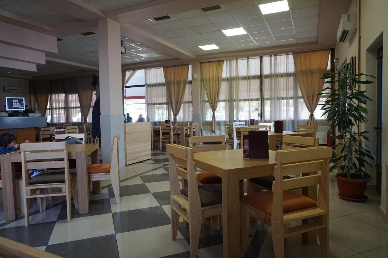סמדרבו Guesthouse & Restaurant Tekovina מראה חיצוני תמונה
