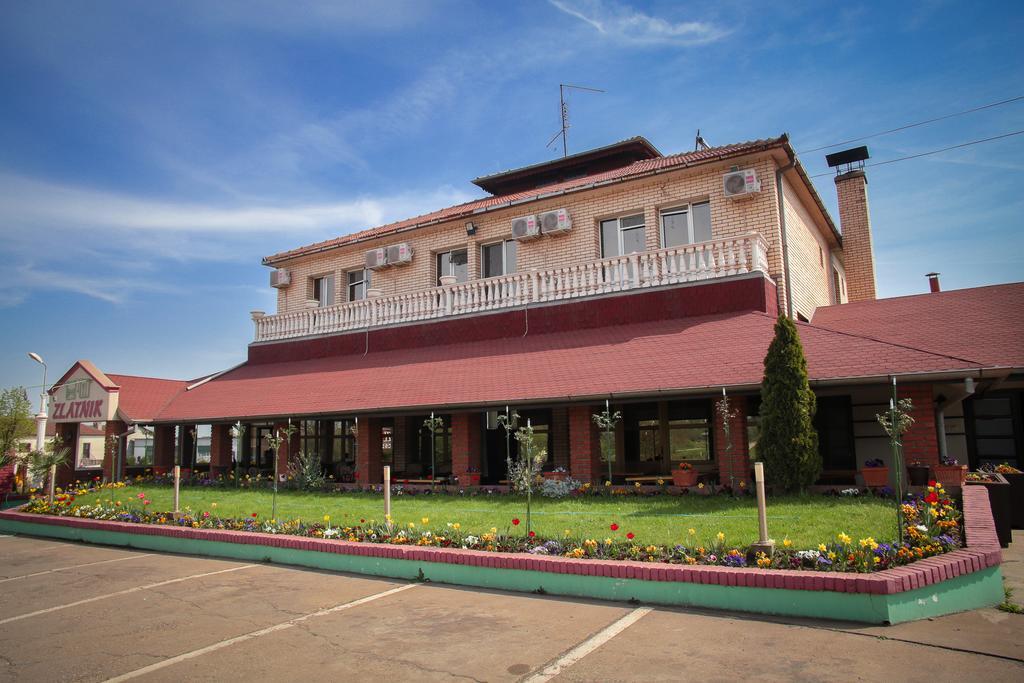 סמדרבו Guesthouse & Restaurant Tekovina מראה חיצוני תמונה