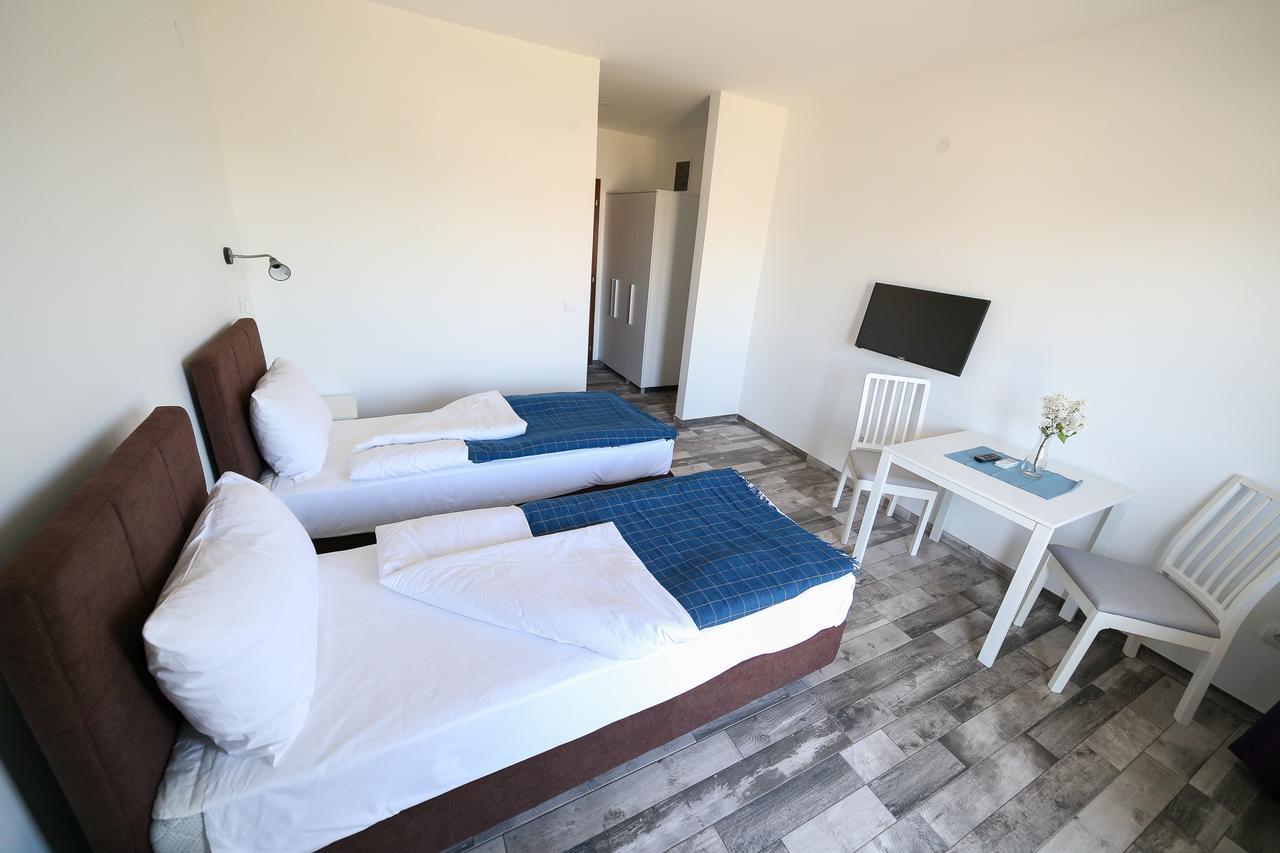 סמדרבו Guesthouse & Restaurant Tekovina מראה חיצוני תמונה