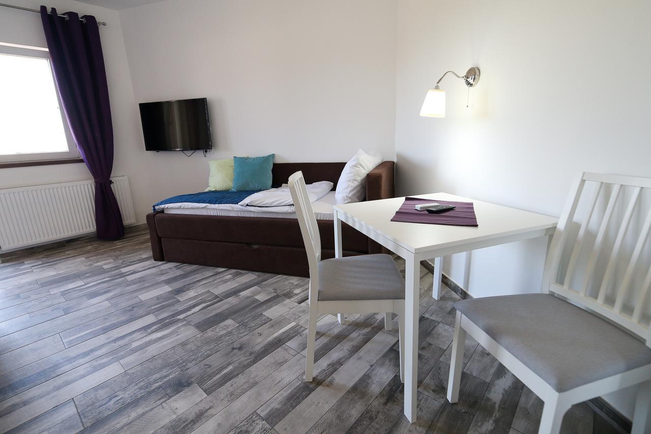 סמדרבו Guesthouse & Restaurant Tekovina מראה חיצוני תמונה