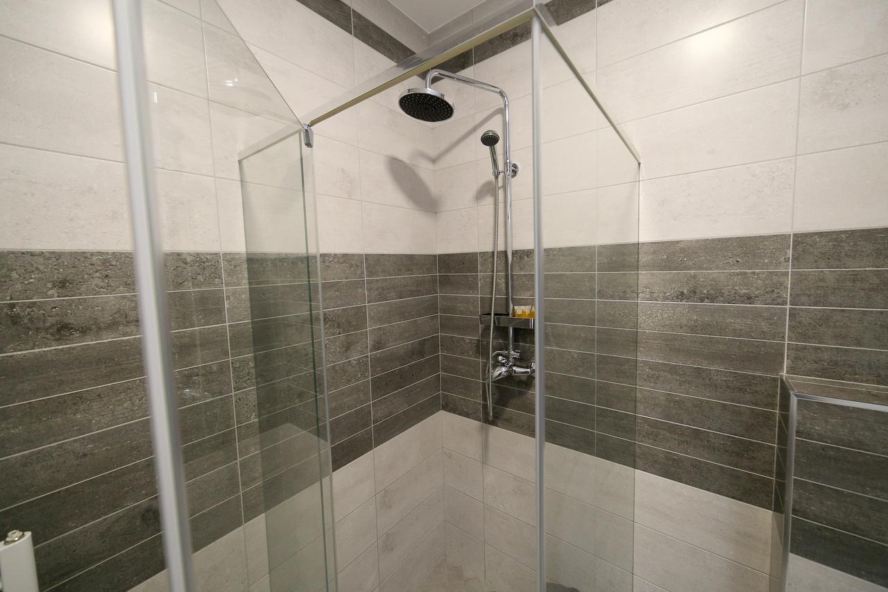 סמדרבו Guesthouse & Restaurant Tekovina מראה חיצוני תמונה