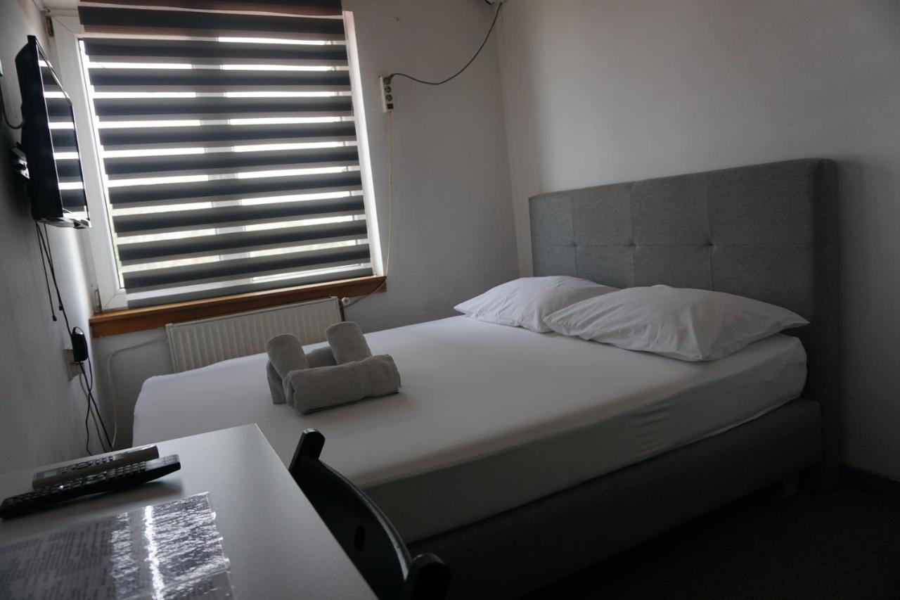 סמדרבו Guesthouse & Restaurant Tekovina מראה חיצוני תמונה