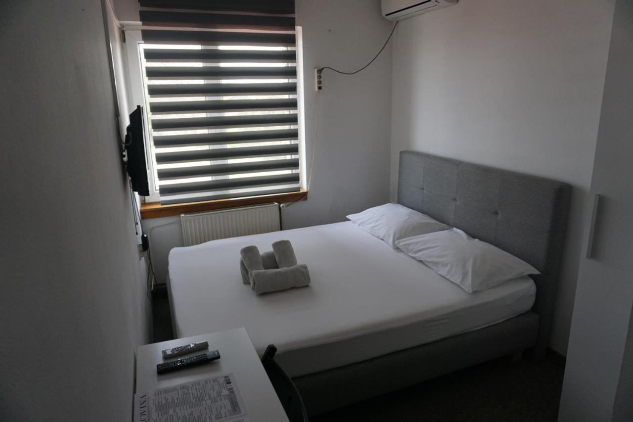 סמדרבו Guesthouse & Restaurant Tekovina מראה חיצוני תמונה